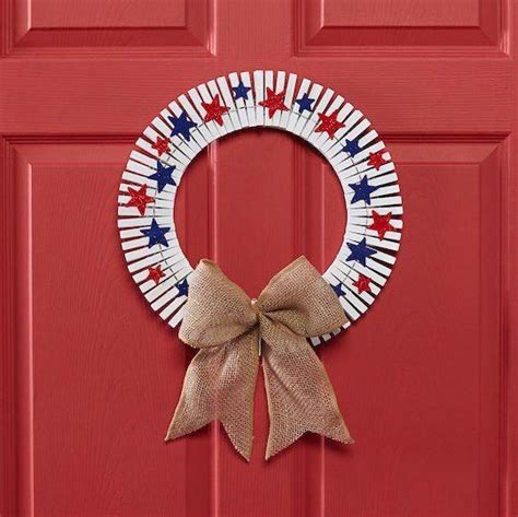 Make This Red White And Blue Clothespin Wreath Project It Is An Easy