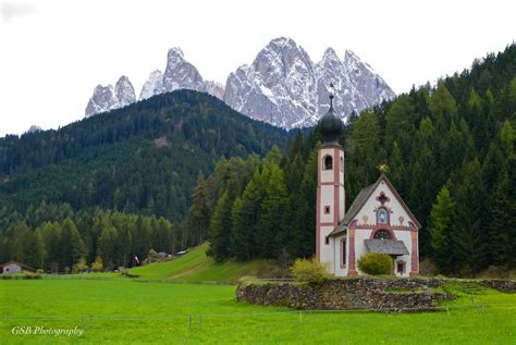 Church Of St John Of Nepomuk In Ranui Val Di Funes Dolo Flickr