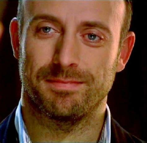 Babası müzisyen ve oyuncu olan mehmet sait ergenç'dir. Halit Ergenc Will Not Be on TV This Season