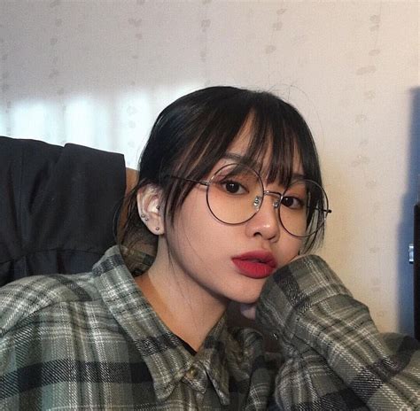 𝑝𝑖𝑛𝑡𝑒𝑟𝑒𝑠𝑡 𝑣𝑟𝑜𝑘𝑒𝑛𝑔𝑖𝑟𝑙 ☽ Hairstyles With Glasses Asian Short Hair Korean Bangs Hairstyle