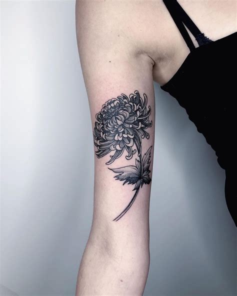 25 Birth Flower Tattoos That Celebrate Each Month Of The Year