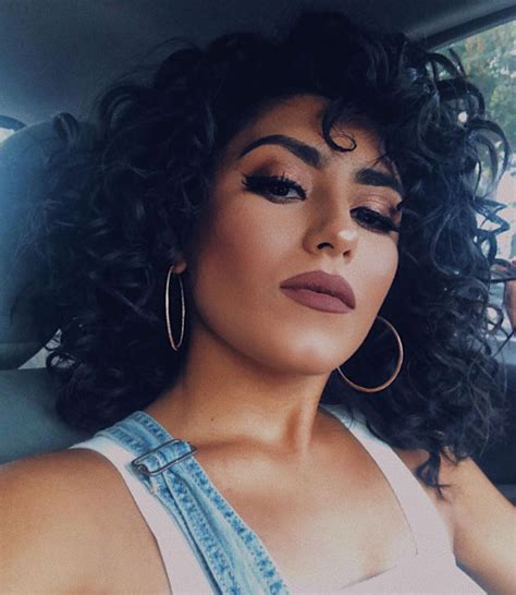 15 Unique Latina Hairstyles That Are Always In Trend
