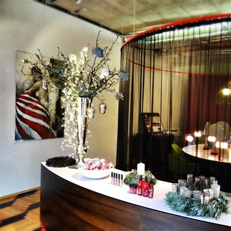 View location, address, reviews and opening hours. Auch dieses Jahr ist unser Salon prachtvoll geschmückt ...