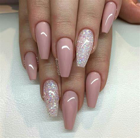 Pin By Sarah Holcmann On 1 иαιℓѕ 1 Glitter Accent Nails Pink