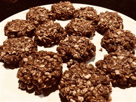 I found this recipe and it's the closest i've come to them. Little Debbie Recipes Ideas - Oatmeal Cream Pies Little Debbie Upgrade Cooking Classy - Their ...