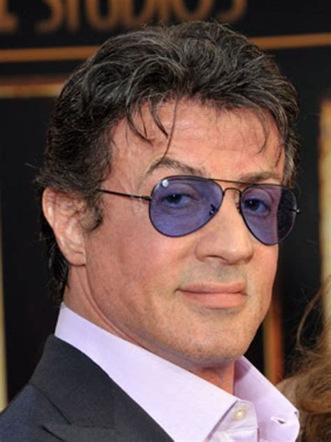 Michael sylvester gardenzio stallone (born july 6, 1946), nicknamed sly, is an american actor, director … one of the biggest box office draws in the world from the 1970s to the 1990s, stallone is an icon of machismo and hollywood action heroism. Sylvester Stallone → Idade, Signo Altura e Peso em 2021