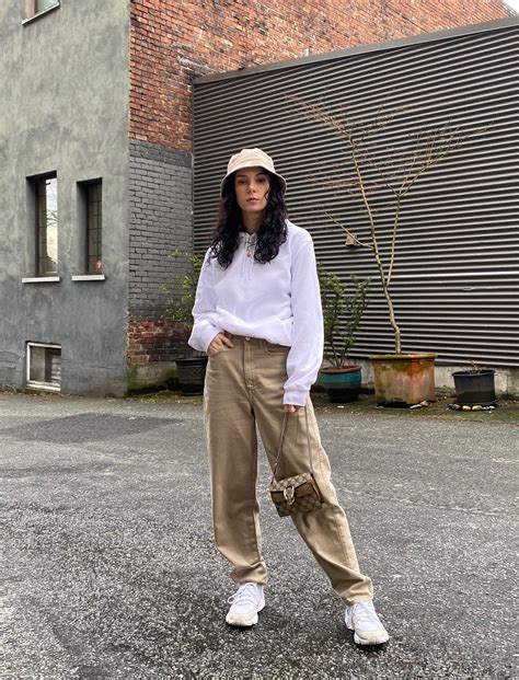 Wdywt Trying Out The Baggy Jeans Trend Streetwear Fashion Apparel