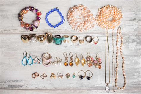 Creative Ways To Organize Your Jewelry Sparklez Jewelry And Loan
