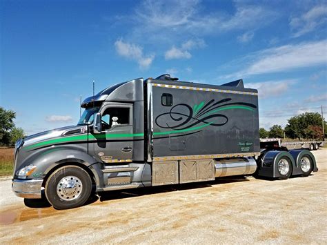 Showcase Ari Legacy Sleepers Customised Trucks Big Rig Trucks