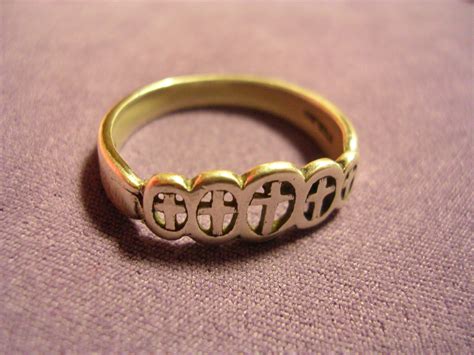 What Is A Purity Ring Meaning Types And History Jewelry Auctioned