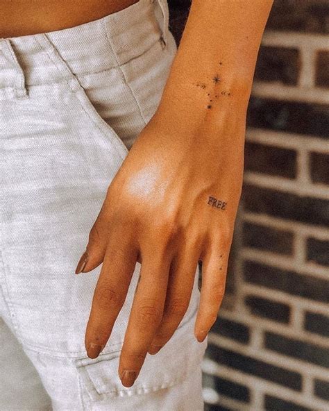 ριntєrєѕt II 𝔅 Tattoos Dainty tattoos Hand tattoos