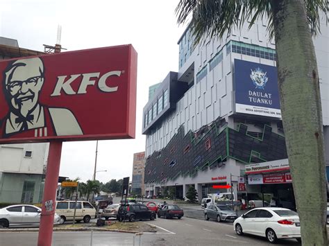 Located quite close to ksl mall, plaza pelangi is a quiet, nondescript (but comfortable) shopping mall with shops selling mainly electronics. How to go from Singapore to JB Checkpoint to KSL Mall to ...