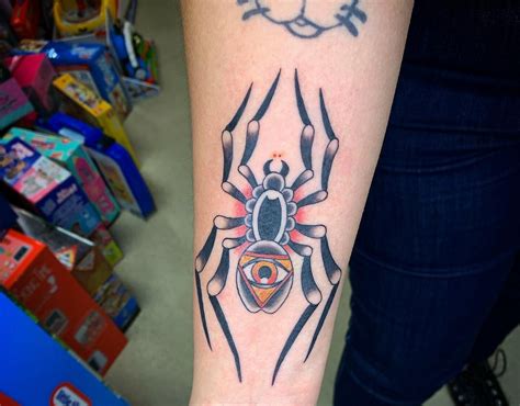 11 Traditional Black Widow Tattoo Ideas That Will Blow Your Mind