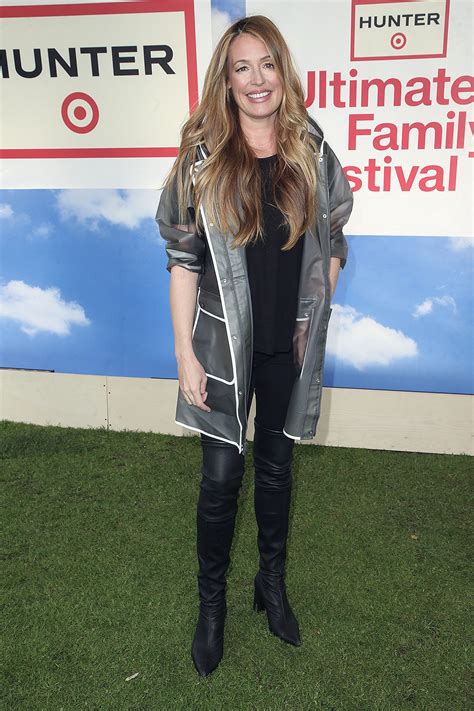 Cat deeley (sv) conduttrice televisiva, attrice e modella inglese (it); Cat Deeley attends Hunter for Target Ultimate Family ...