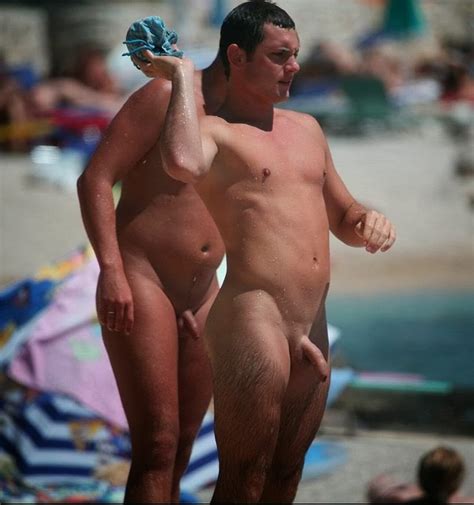 Naked・nice Guy Cock Show Public Nude Beach