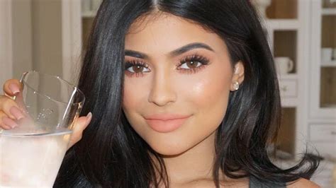 Kylie Jenner Says Her Boobs Grew Because Of Her Period Teen Vogue