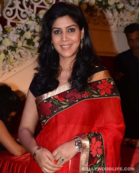 Sakshi Tanwar To Anchor Crime Show Code Red Bollywood News And Gossip Movie Reviews Trailers