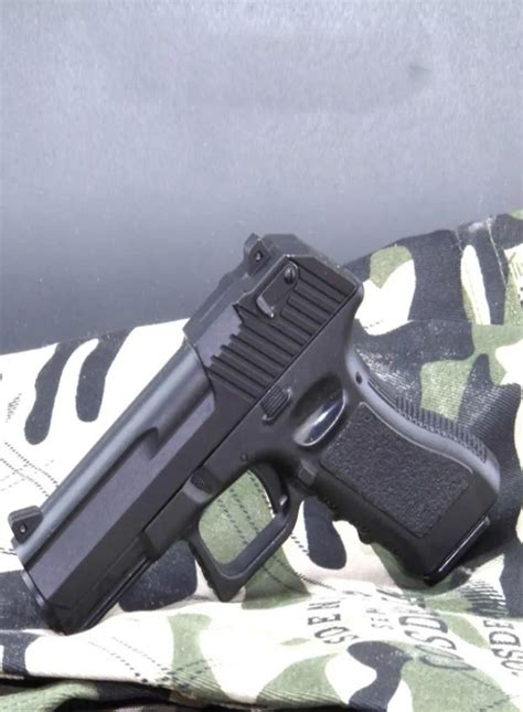 Mini Alloy Pistol Desert Eagle Glock Beretta Colt Toy Gun Model Shoot