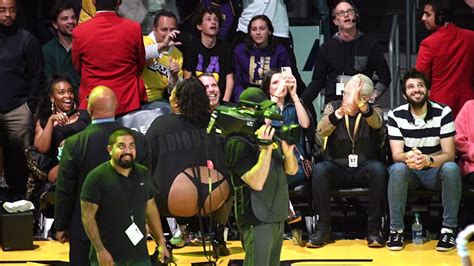 Singer Lizzo Twerks In “unhygienic” Thong Dress At Lakers Game