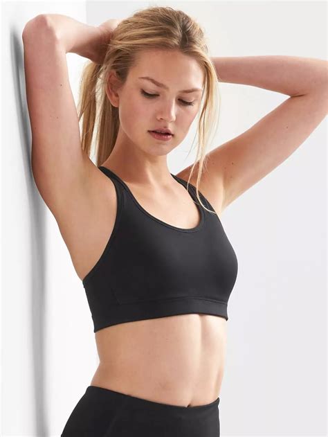 Low impact meets high performance in this scoop sports bra from gap that features triple rouleau straps to allow for a wider range of motion yes, please! Best Sports Bras 2017 | POPSUGAR Fitness