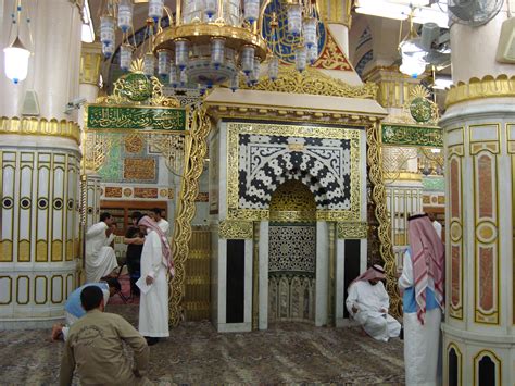 Masjid Nabvi Inside Prophet Mohammad Peace Be Upon Masjid In Madinah