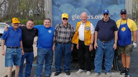 Noblesville And Carmel Lions Assist Gleaners Mobile Pantry