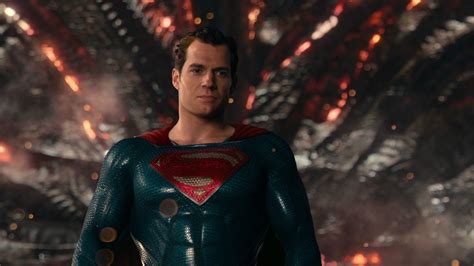 Why Superman Wears A Black Suit In Zack Snyders Justice League