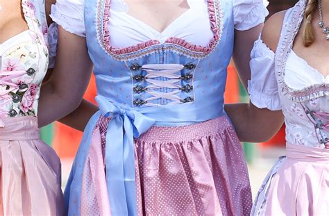 volksfest in stuttgart so unterscheiden sich bayrische und schwäbische trachten