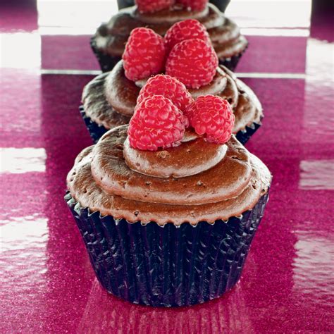 Makes 12 cupcakes for the cupcakes 100g 4oz butter softened 150g 5oz caster sugar 125g. Red Velvet Cake Mary Berry Recipe - Mary Berry's American ...