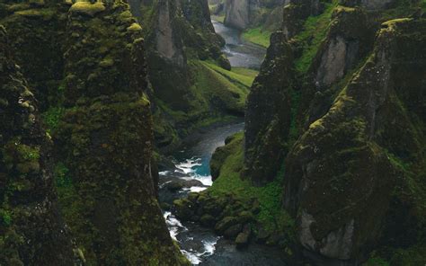 Download 3840x2400 Wallpaper Iceland Valley River Greenery Nature