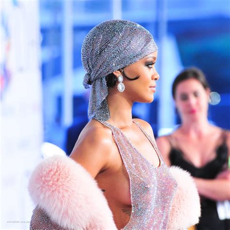Rihanna In Custom Adam Selman 2014 Cfda Fashion Awards Rihanna Rihanna Fenty Fashion