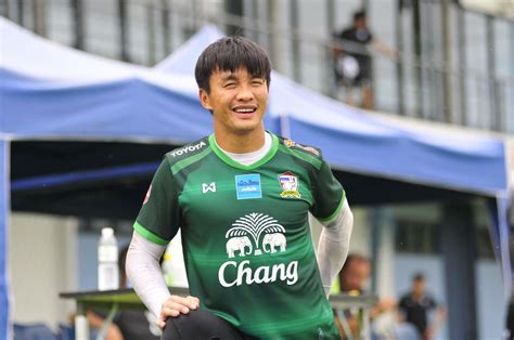 5 เกมแห่งความทรงจำ ไทย vs ทีมระดับโลก. 'สินทวีชัย' ประกาศลาทีมชาติ หวังช่วยชาติในบทบาทอื่น