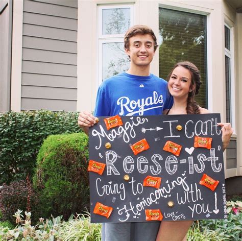 Pin By Maggie Tindall On Homecomingprom Cute Prom Proposals