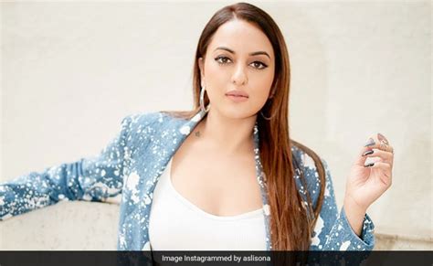 Sonakshi Sinha Reveals Her Mother Was Constantly Worried About Her Weight जब सोनाक्षी सिन्हा