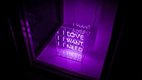 Download Wallpaper 1600x900 Inscription Neon Cube Glow Purple