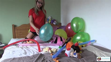 Looner Girl Chloe Toy Stripping On The Bed Playing With Balloons Youtube