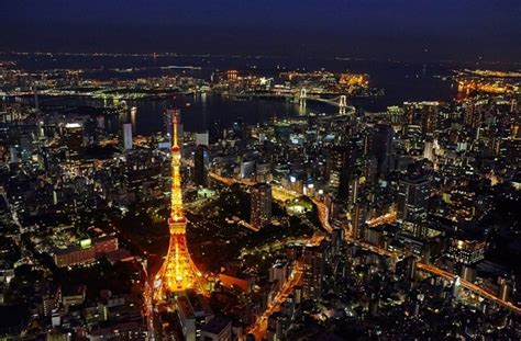 Excerpt, the mikado, on assuming the exercise of power at yedo, changed the name of the city to tokio. Tokio de noche, una estrella que brilla más en la oscuridad