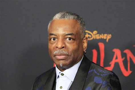 The podcast patreon subscribers volunteered to be contestants and tmbg super fan and archivist mike buffington played. LeVar Burton pitched himself as the next 'Jeopardy' host ...