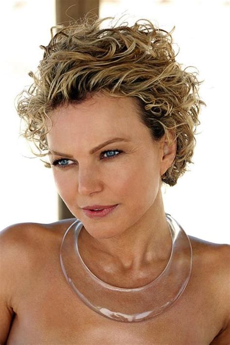 Photos Short Haircuts For Naturally Curly Hair And Round Face