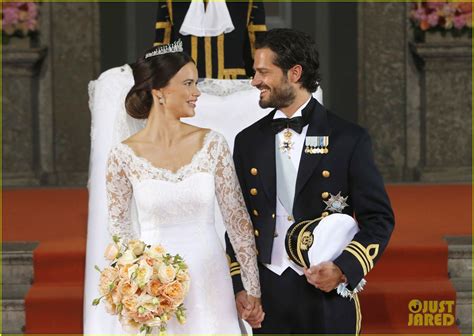 Prince Carl Philip And Sofia Hellqvist Marry In Sweden See Her Wedding Dress Photo 3393042