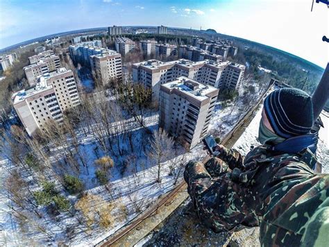 Daredevil Ukrainian Stalkers Took Stunning Photos Inside The Chernobyl Exclusion Zone In