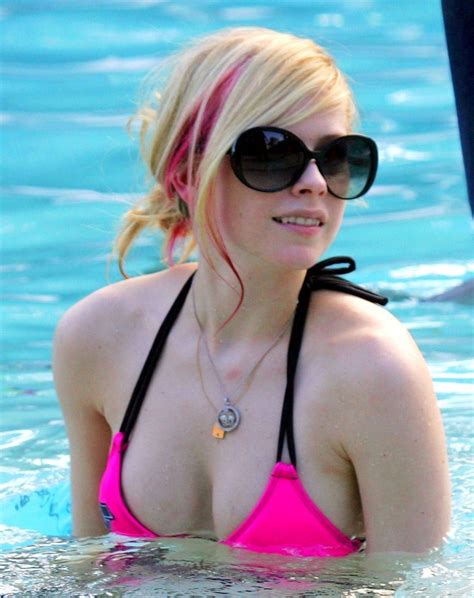 avril lavigne in bikini at a pool in miami 01 29 2008 hawtcelebs