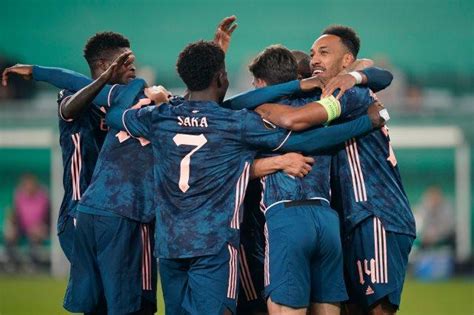 حرم توتنهام هوتسبير ضيفه تشيلسي من تحقيق الانتصار 14 على التوالي في الدوري الانجليزي الممتاز لكرة القدم والذي كان سيصبح رقما قياسيا جديدا بالفوز عليه. توتنهام ضد آرسنال : Ù†ØªÙŠØ¬Ø© Ù…Ø¨Ø§Ø±Ø§Ø© Ø§Ø±Ø³Ù†Ø§Ù ...