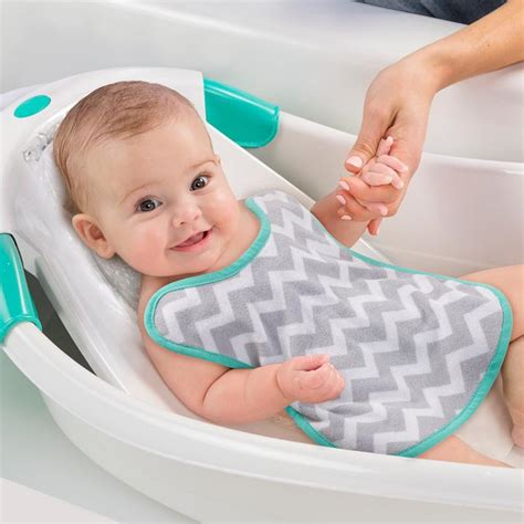 Regardless of the cons, we cannot overlook the fact that it has won many awards. Amazon.com : Summer Infant Warming Waterfall Bath Tub : Baby