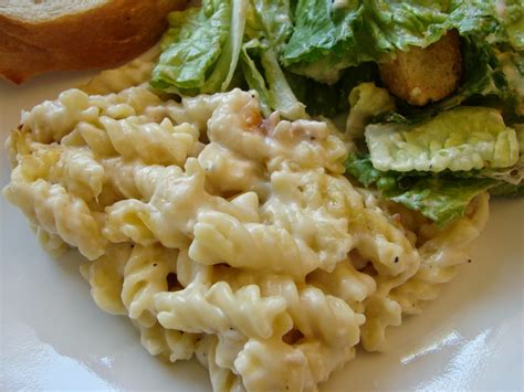 There's more to this pasta dish than just chicken, olives, and feta. A Bear in the Kitchen: Chicken Alfredo Rotini Casserole