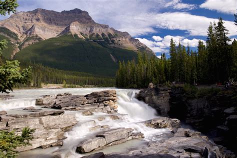 10 Top Tourist Attractions In Canada With Map Touropia