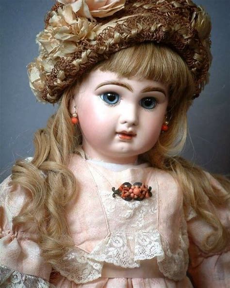 Jumeau Antique Porcelain Dolls Antique Dolls Pretty Dolls Beautiful