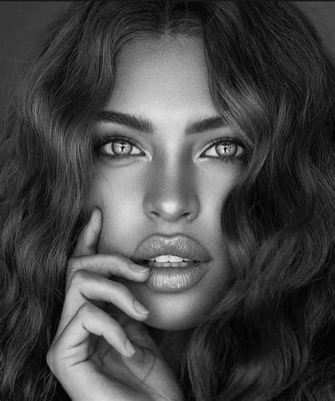 Pin By Sara Sobhy On فن Beautiful Black Women Beauty Face Portrait