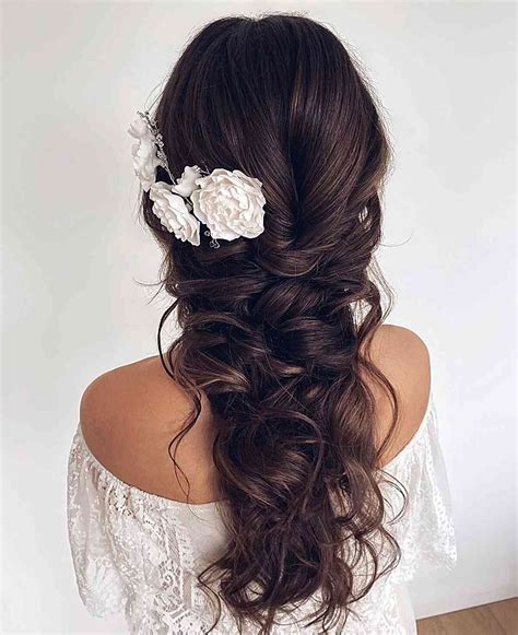 Get Ready For The Big Day Stunning Hair Styles For Bridesmaids With Long Hair You Need To Try