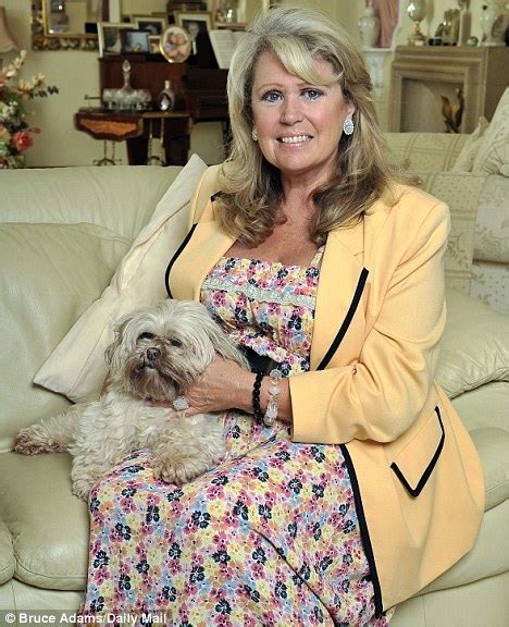 les dawson s widow insists she s done nothing wrong over benefit cheat allegations daily mail
